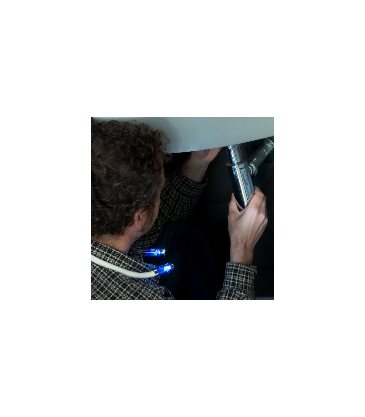 Čtecí lampička na krk