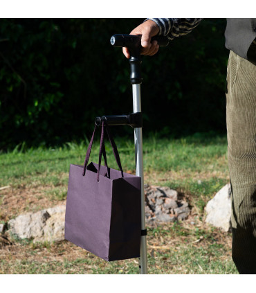 Teleskopická hůl s LED, alarmem a podavačem předmětů