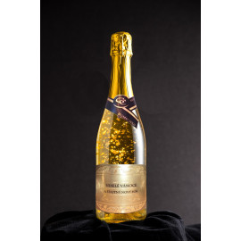 Šumivé víno se zlatem - vánoční